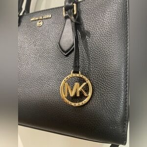 Michael Kors Sheila Medium purse